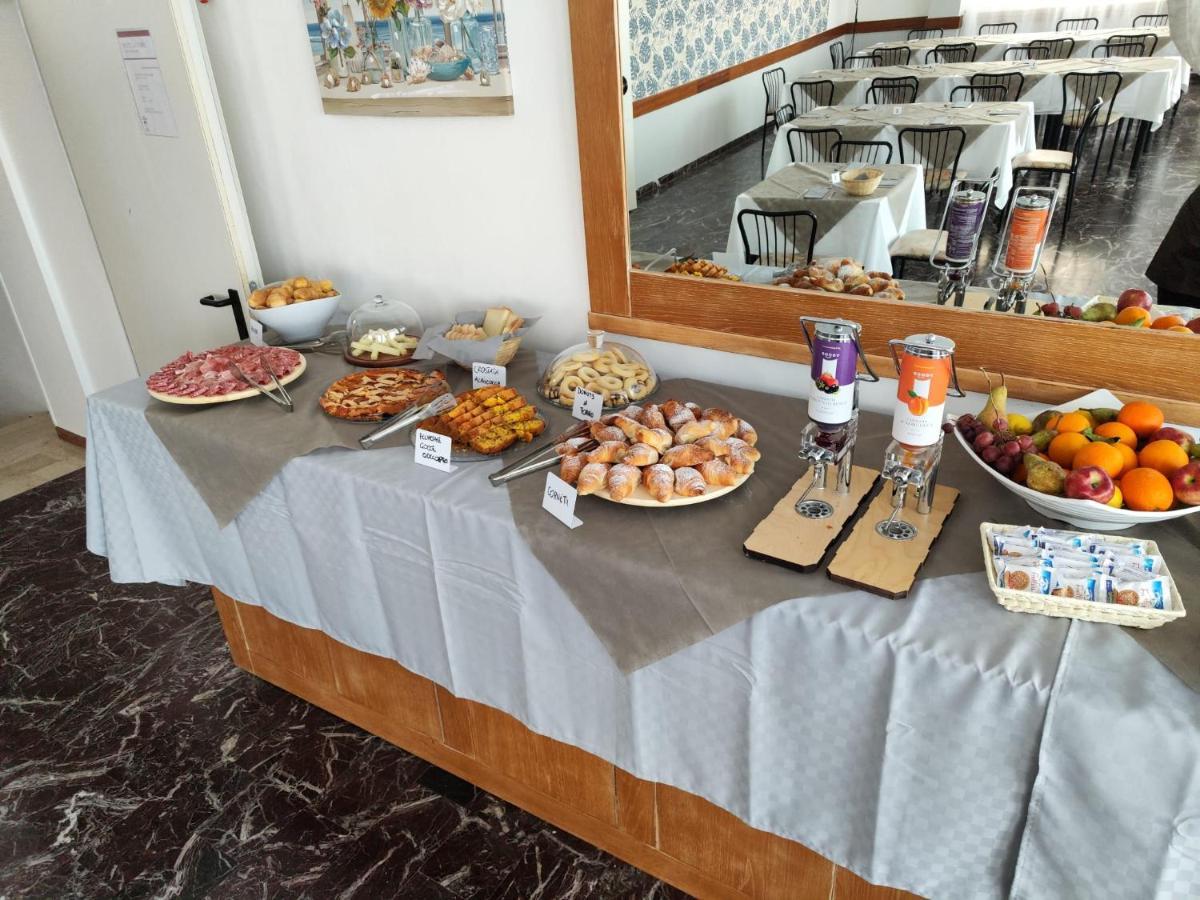 Hotel La Torre Cervia Dış mekan fotoğraf