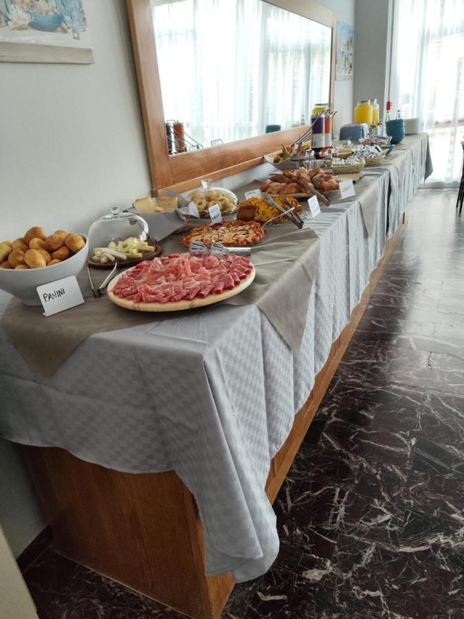 Hotel La Torre Cervia Dış mekan fotoğraf